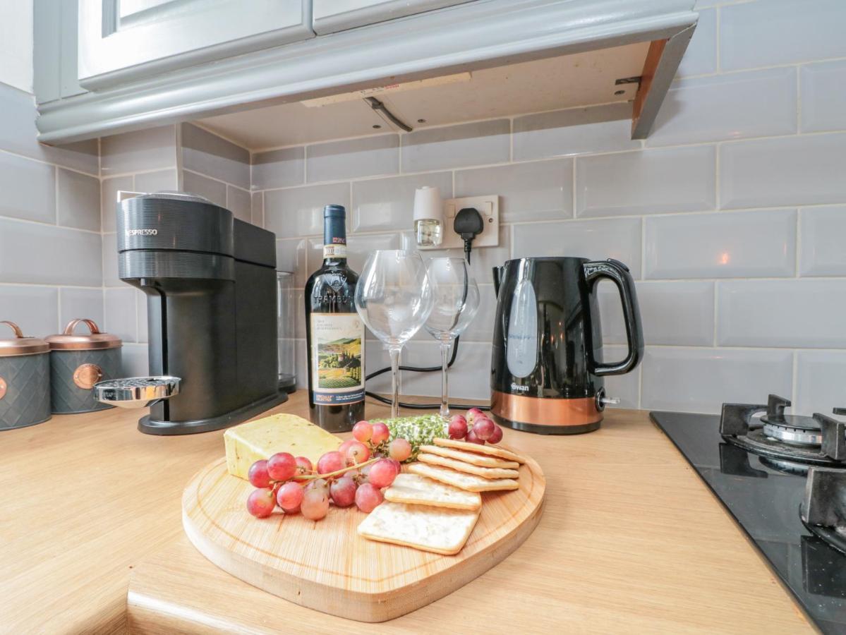 Rosemary Cottage Уитби Екстериор снимка